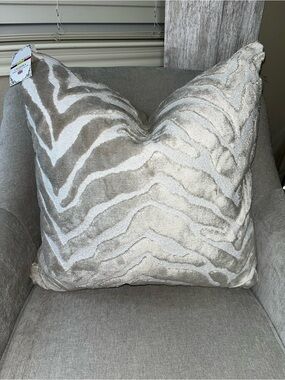 1-CALDEIRA ALABASTER ZEBRA DESIGN CUT VELVET LUXURY DECORATIVE PILLOW